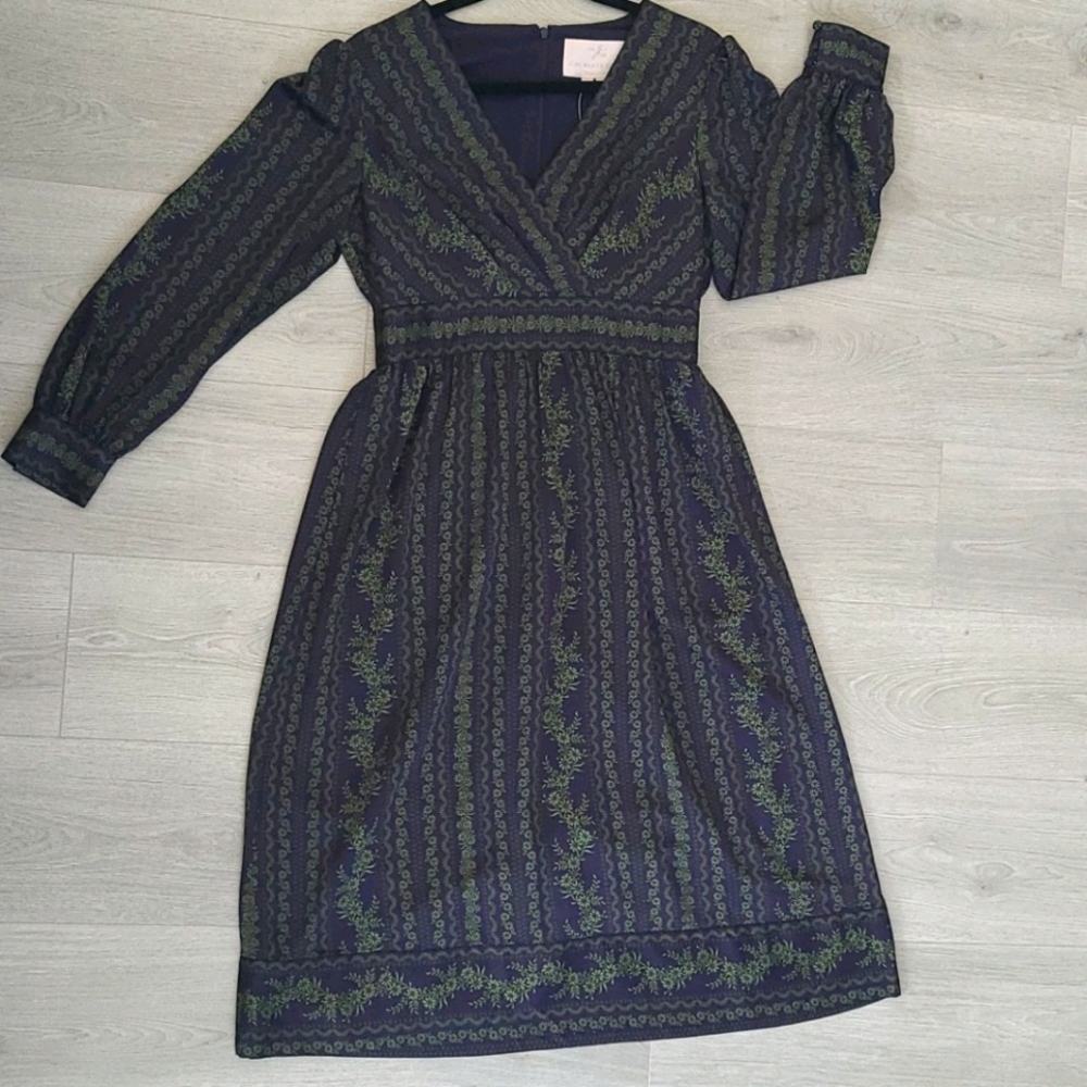 Gal meets glam dress size 6